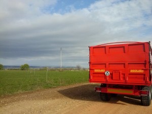 Remolque agrícola tándem de laterales