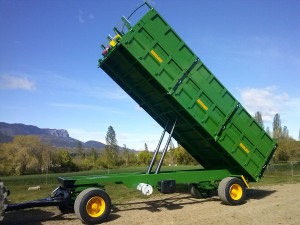 Remolque agrícola de 2 ejes con doble pistón