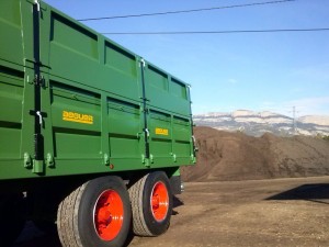 Remolque agrícola tándem de laterales