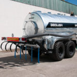 Aplicador de purin Beguer AB4 2,5 metros montado en cuba tandem 17500 litros