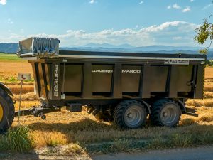 Bañera agrícola Beguer tándem de 7 metros, carga 25 metros cúbicos, negra