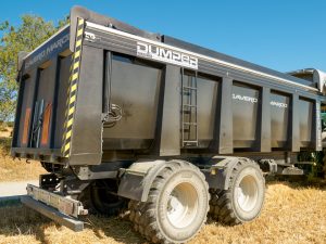 Bañera agrícola Beguer tándem de 7 metros, carga 25 metros cúbicos, negra